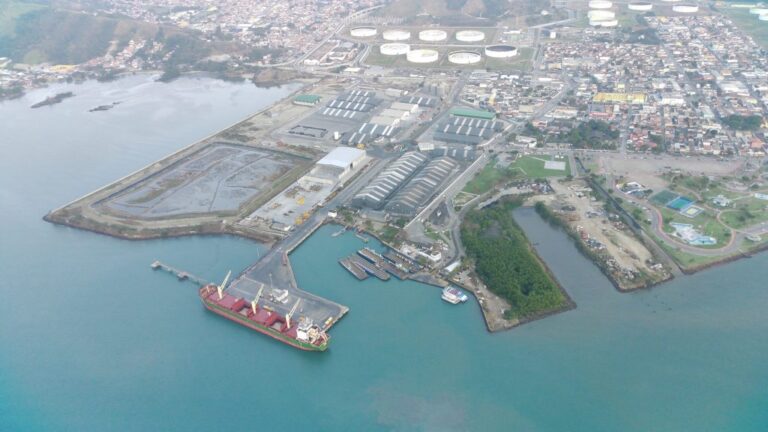 Porto de São Sebastião aposta na formação de jovens estudantes