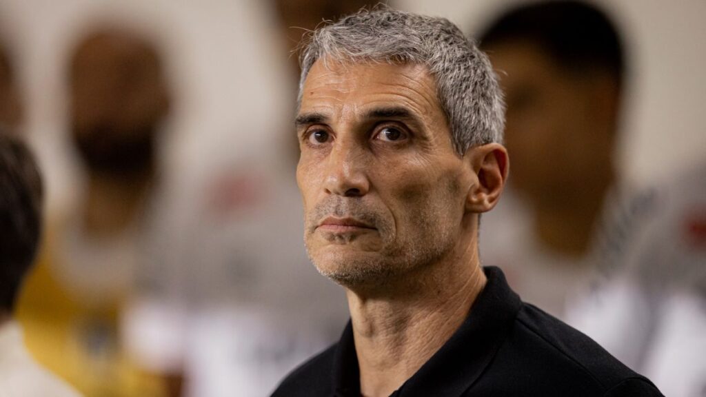 Vojvoda é demitido após derrota para o Internacional