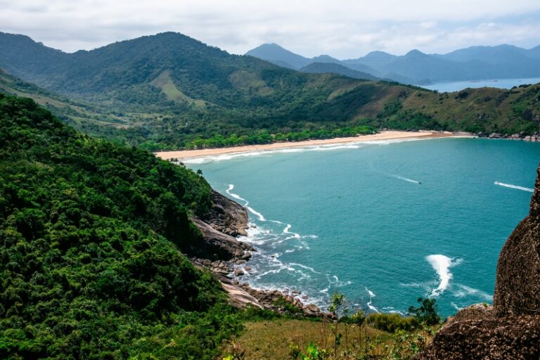 Região sul de Ilhabela: veja dicas de praias, cachoeiras, trilhas e o que fazer
