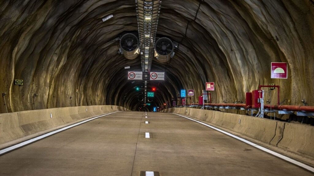 Túneis da Tamoios têm fechamento noturno por manutenção