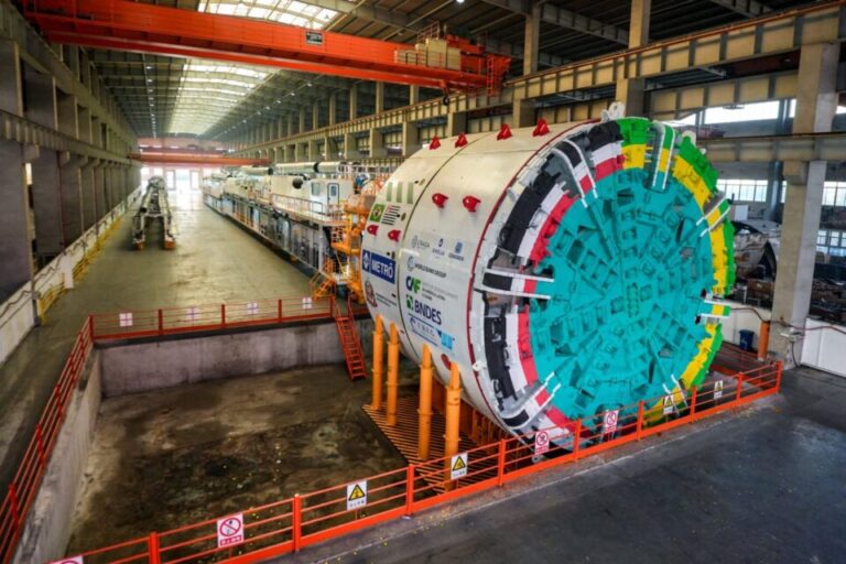 Maior Tatuzão da América Latina chega a São Sebastião