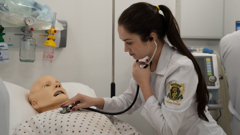 Concurso Unoeste Guarujá oferece 290 bolsas de estudo em diversas áreas