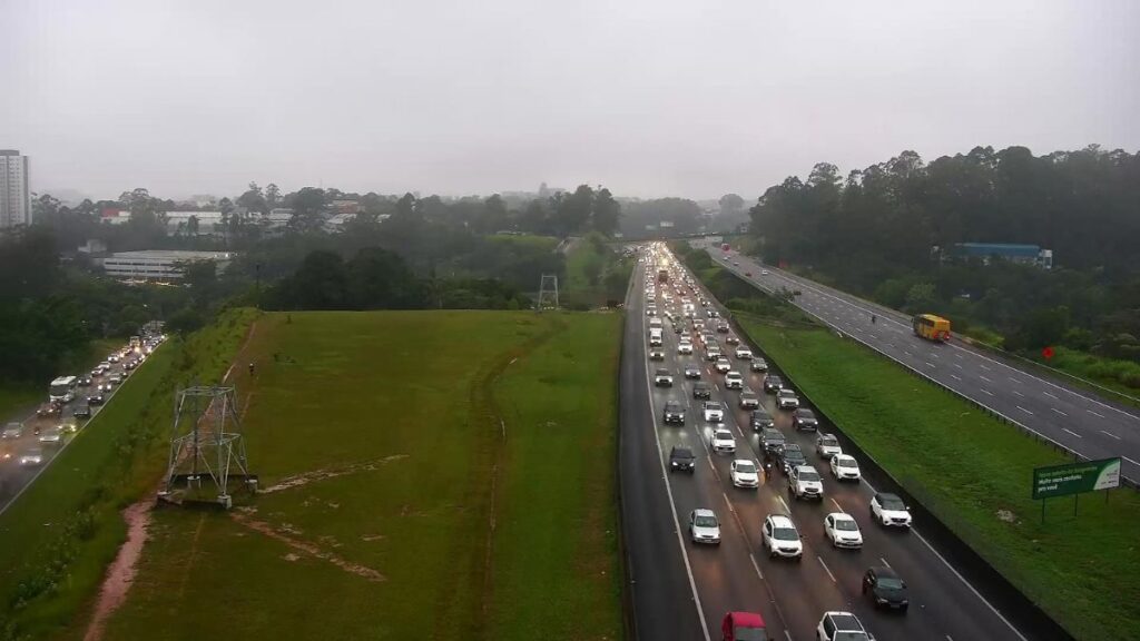 Operação no Sistema Anchieta-Imigrantes afeta tráfego no litoral paulista