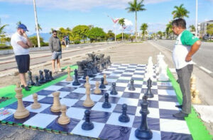 Rua da Família traz lazer gratuito à Avenida da Praia em Caraguatatuba