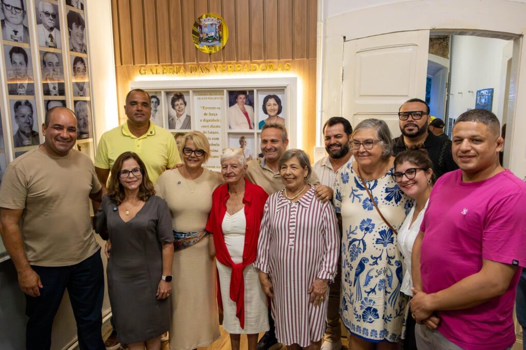 Câmara de São Sebastião inaugura Galeria das Vereadoras no encerramento do mês das mulheres