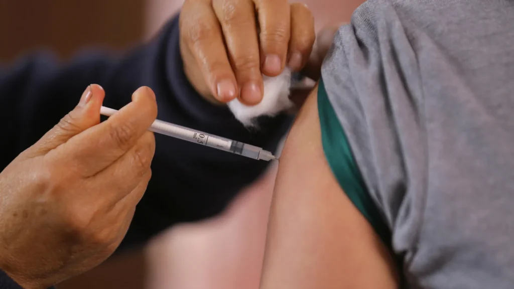 Vacinação contra gripe é segura, afirma ministério