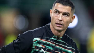 Flamengo cobra Almería por dívida de R$ 10 milhões