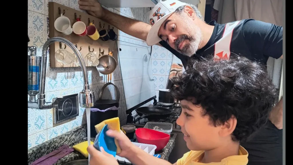 Humorista rebate ataque cruel após morte do filho