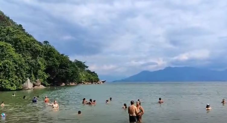 Sabesp e prefeitura identificam fonte de esgoto na Prainha