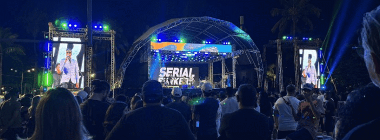 50 mil pessoas se reúnem na Praia do Indaiá