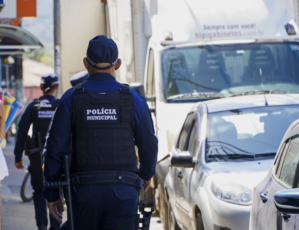 Polícia Municipal prende dois procurados em São Sebastião