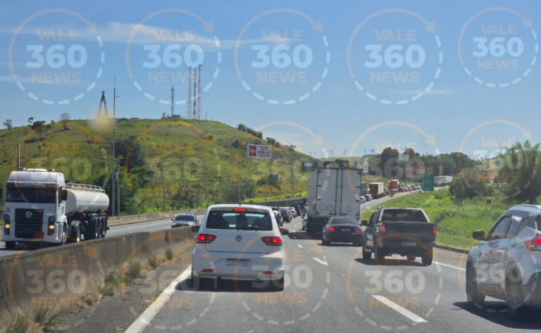 Estradas lotadas no feriado de Páscoa no Vale do Paraíba e Litoral Norte