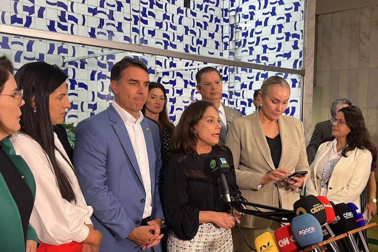 Flávio Bolsonaro abandona Hélio Lopes e lança Soraya Santos para TCU