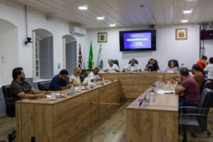 Câmara de São Sebastião enfrenta crise financeira e reclamações da população