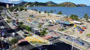 Praia do Centro em Caraguatatuba é o paraíso do lazer e esportes