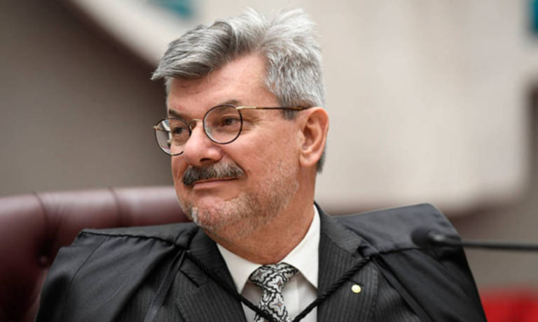 Ministro do STJ é alvo de investigação por importunação sexual