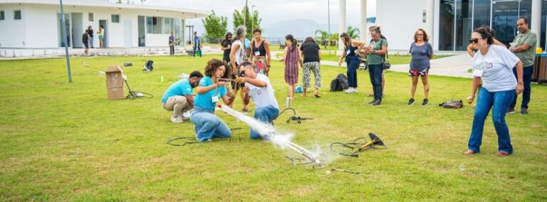Caraguatatuba brilha nas estrelas com encontro de astronomia para educadores