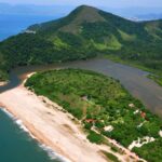 Praias escondidas do Litoral Norte: descubra o Capricórnio e a Lagoa Azul em Caraguatatuba