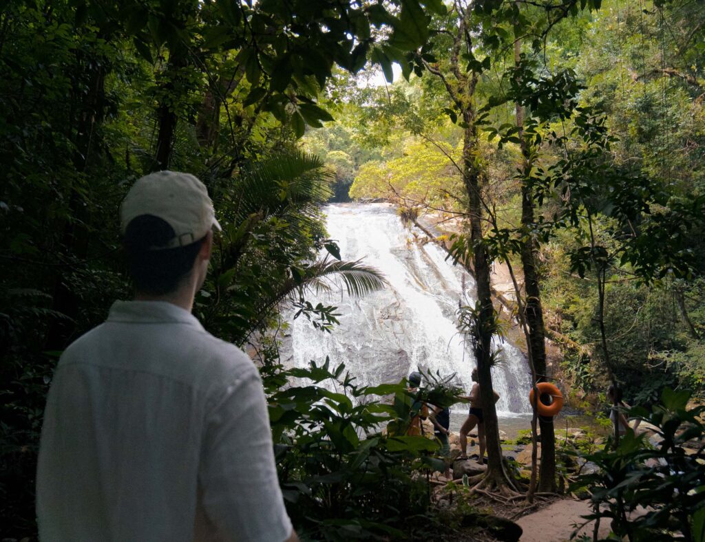 Prefeitura de São Sebastião renova parceria com Fundação Florestal sem resultados visíveis