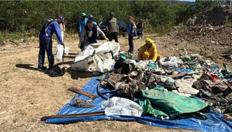 São Sebastião retira 924 kg de resíduos