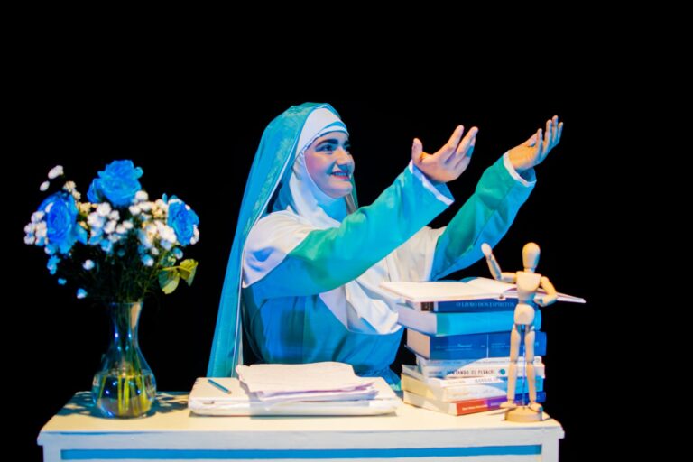 Espetáculo sobre Joanna de Ângelis chega a Caraguatatuba em apresentação única no Teatro Mario Covas