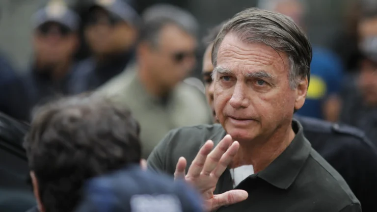 Bolsonaro precisa de nova cirurgia, dizem médicos
