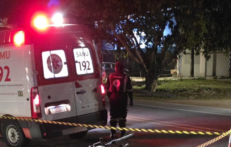 Casal morre após acidente entre moto e carro