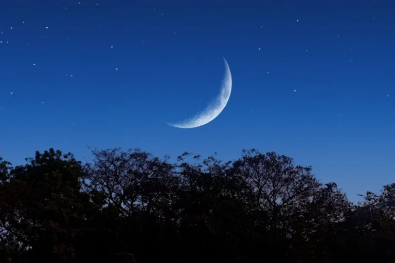 Lua em Fase Minguante: Brilho Diminui a Cada Noite