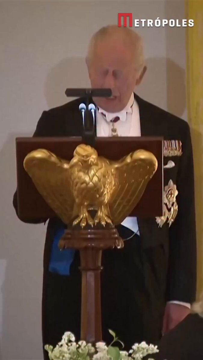 Rei Charles entrega sino a Trump nos EUA