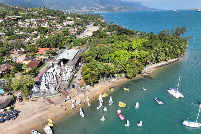 Ilhabela recebe regata interna de vela