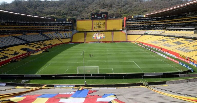 Barcelona enfrenta Universidad Católica em Guayaquil