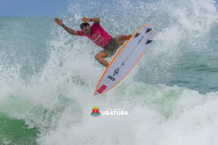 Wesley Dantas conquista vice em etapa do Surf Brasil