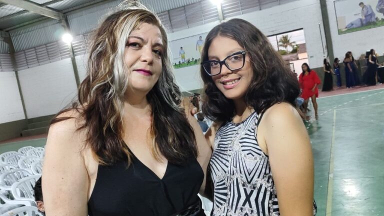 Fundação 10 de Agosto reforça vínculo familiar com cursos