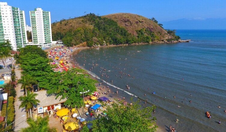 Prainha volta a ter águas impróprias para banho