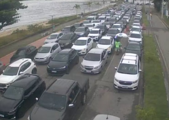 Balsa de Ilhabela para São Sebastião registra 10 horas