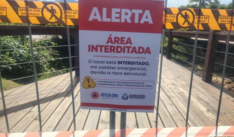 Deck de madeira na praia do Massaguaçu é interditado
