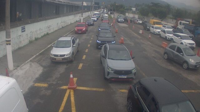 Travessia de Ilhabela registra fila de até 90 minutos