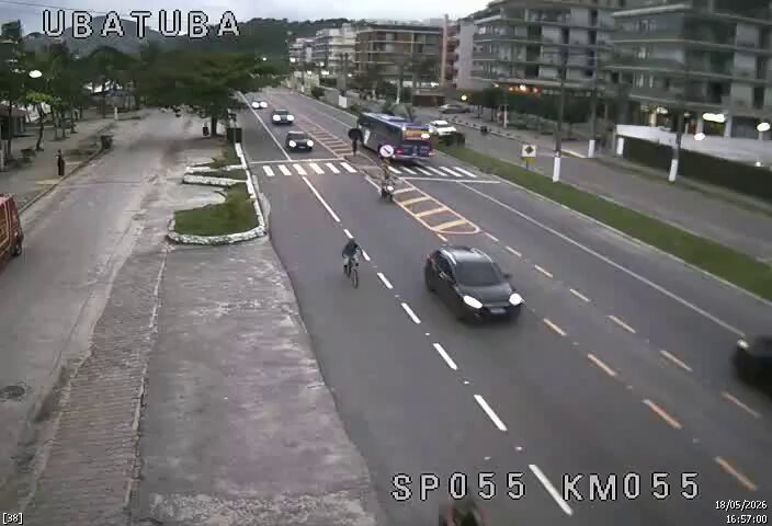 Tráfego normal na SP 055 Rio-Santos