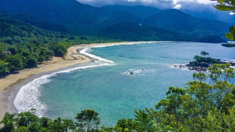 Ilhabela figura entre as praias mais belas do Sudeste