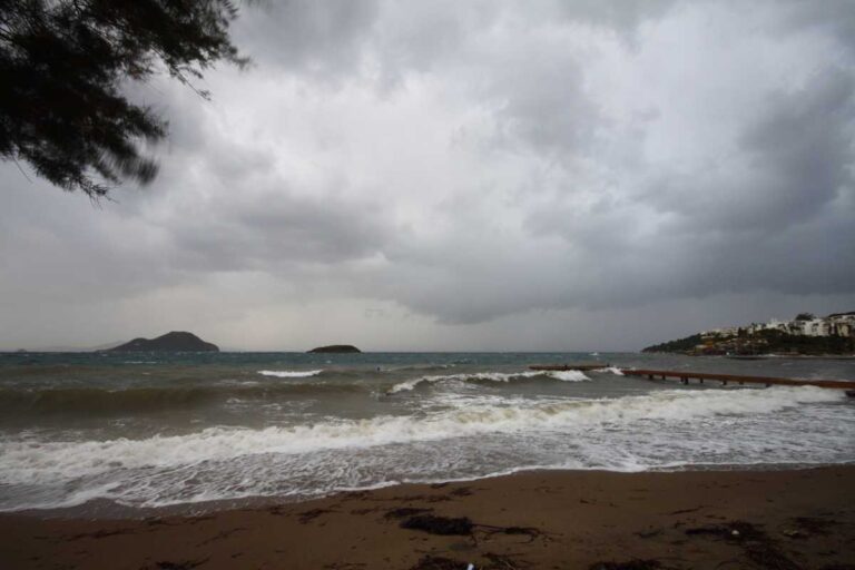 Ubatuba em alerta para ressaca marítima e chuvas fortes