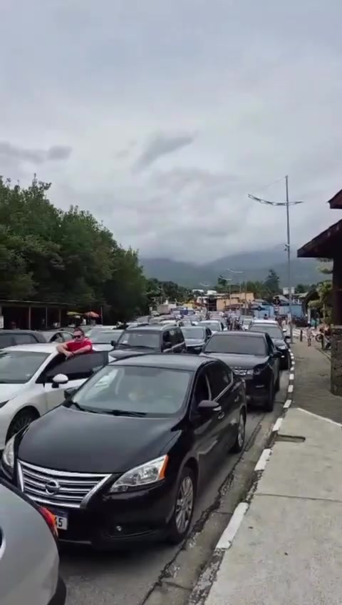 Travessia entre são sebastião e ilhabela enfrenta demora