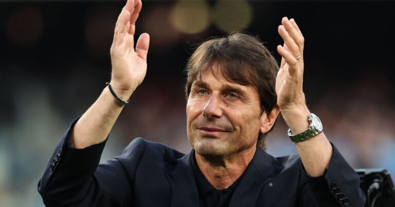 Antonio Conte deixa Napoli após vice no Campeonato Italiano