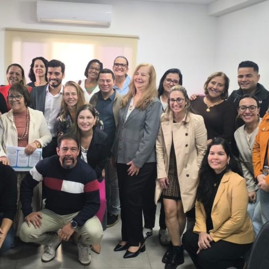 Caraguatatuba se reúne com municípios para planejar educação