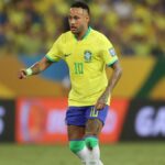Neymar tem lesão na panturrilha e fica dúvida