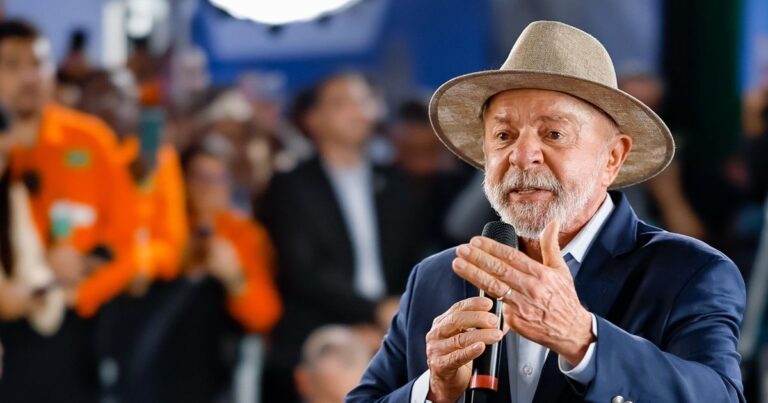 Lula defende cores verde e amarelo na Copa