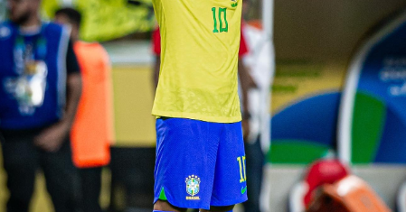 Neymar apresenta edema na panturrilha