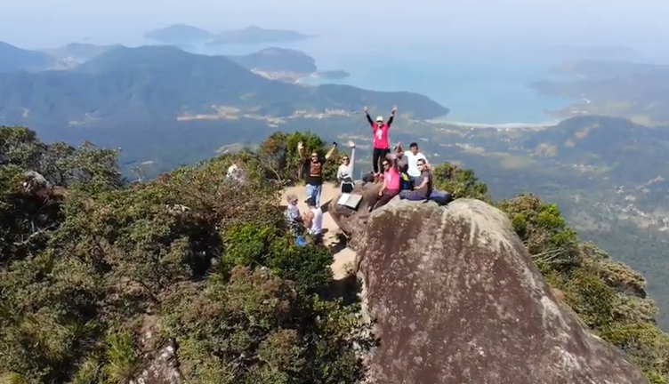 Pico do Corcovado em Ubatuba reabre com restrições