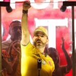 Juiz proíbe candidato de usar camisa da Colômbia