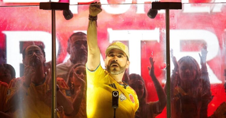 Juiz proíbe candidato de usar camisa da Colômbia