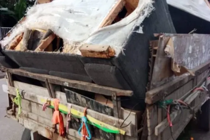 Operação Cata-Treco percorre bairros de Caraguatatuba